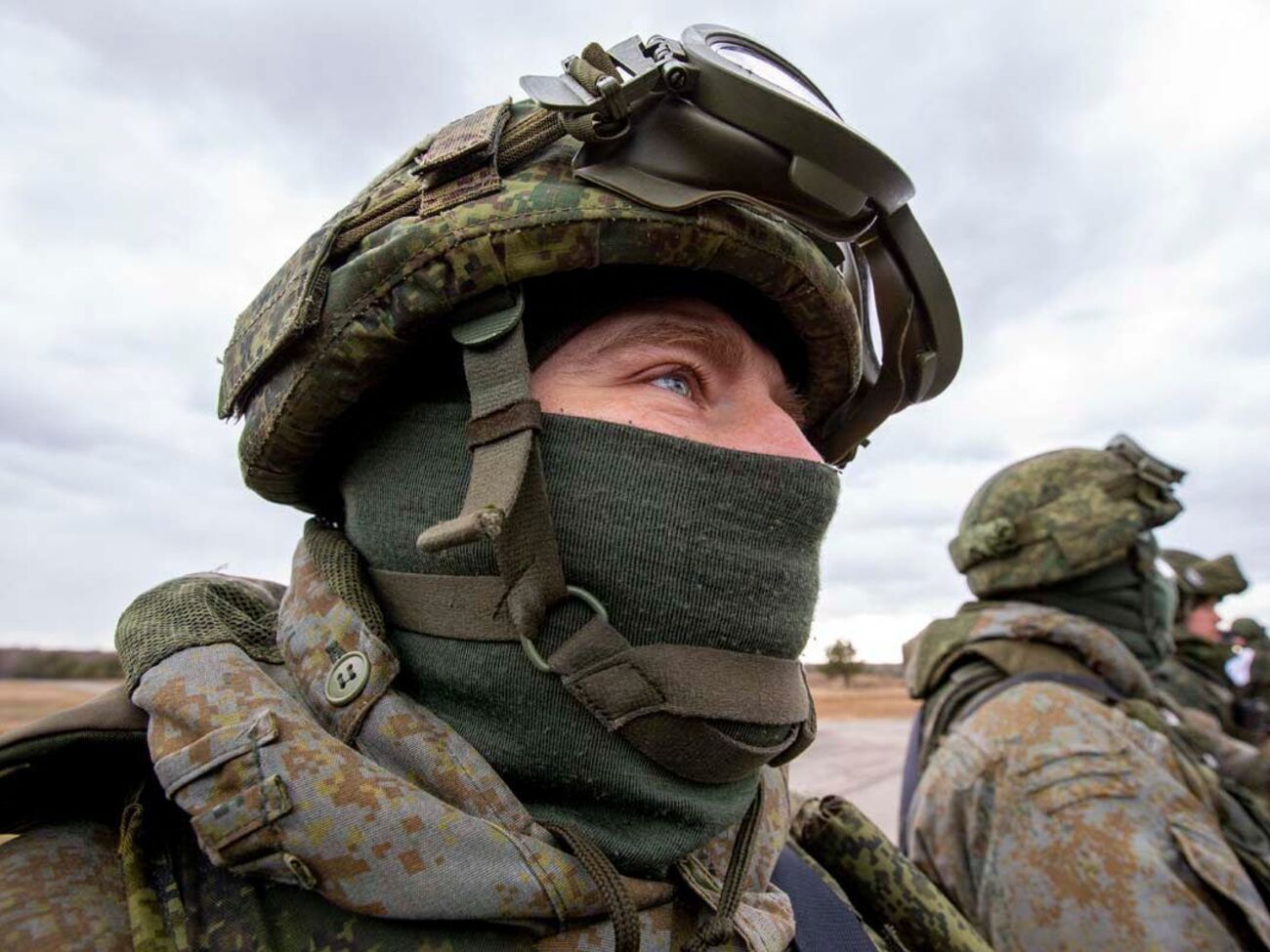 Російські військові викрадають в Україні представників місцевої влади, повідомила Денісова