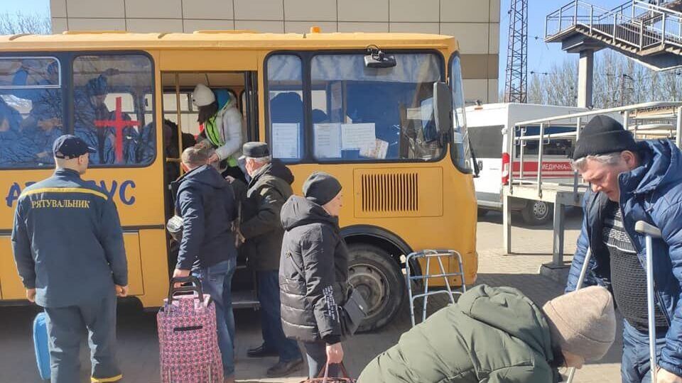 Із Донецької області триває евакуація мирних жителів