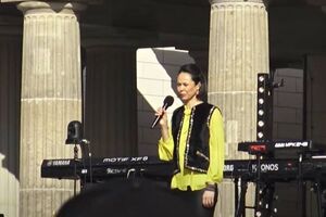 Наталья Кличко исполнила песню на украинском языке