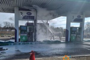 Через обстріл російськими окупантами на заправці у Миколаєві сталася пожежа
