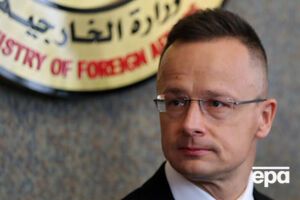 Угорщина розглядає санкції проти постачання енергоносіїв із РФ як "червону лінію", заявив Сіярто