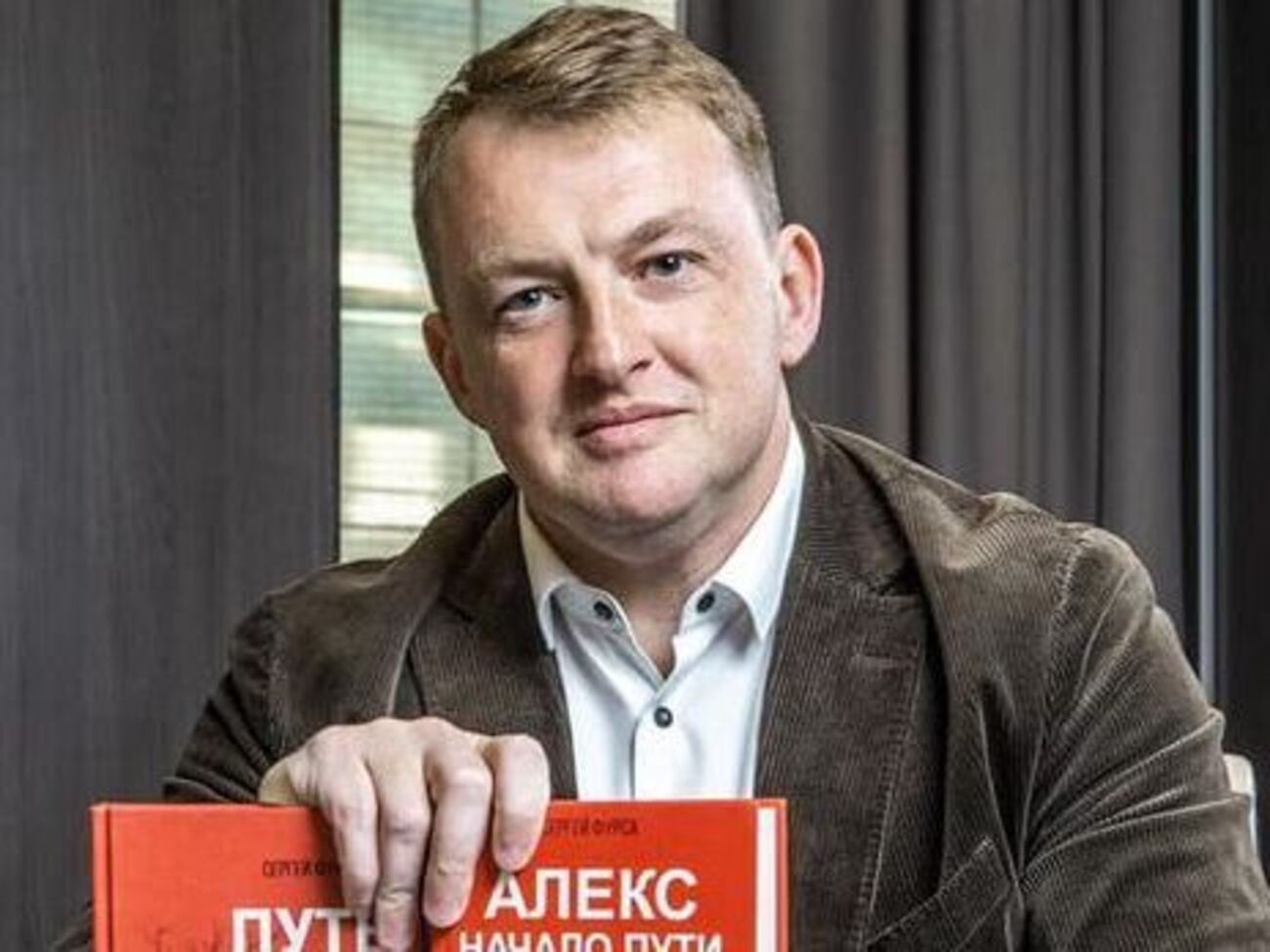 Когда мир признал Россию безумной, мамкины фашисты придумали новый слоган: "Нам не стыдно". Футболки делают с такой надписью и не только