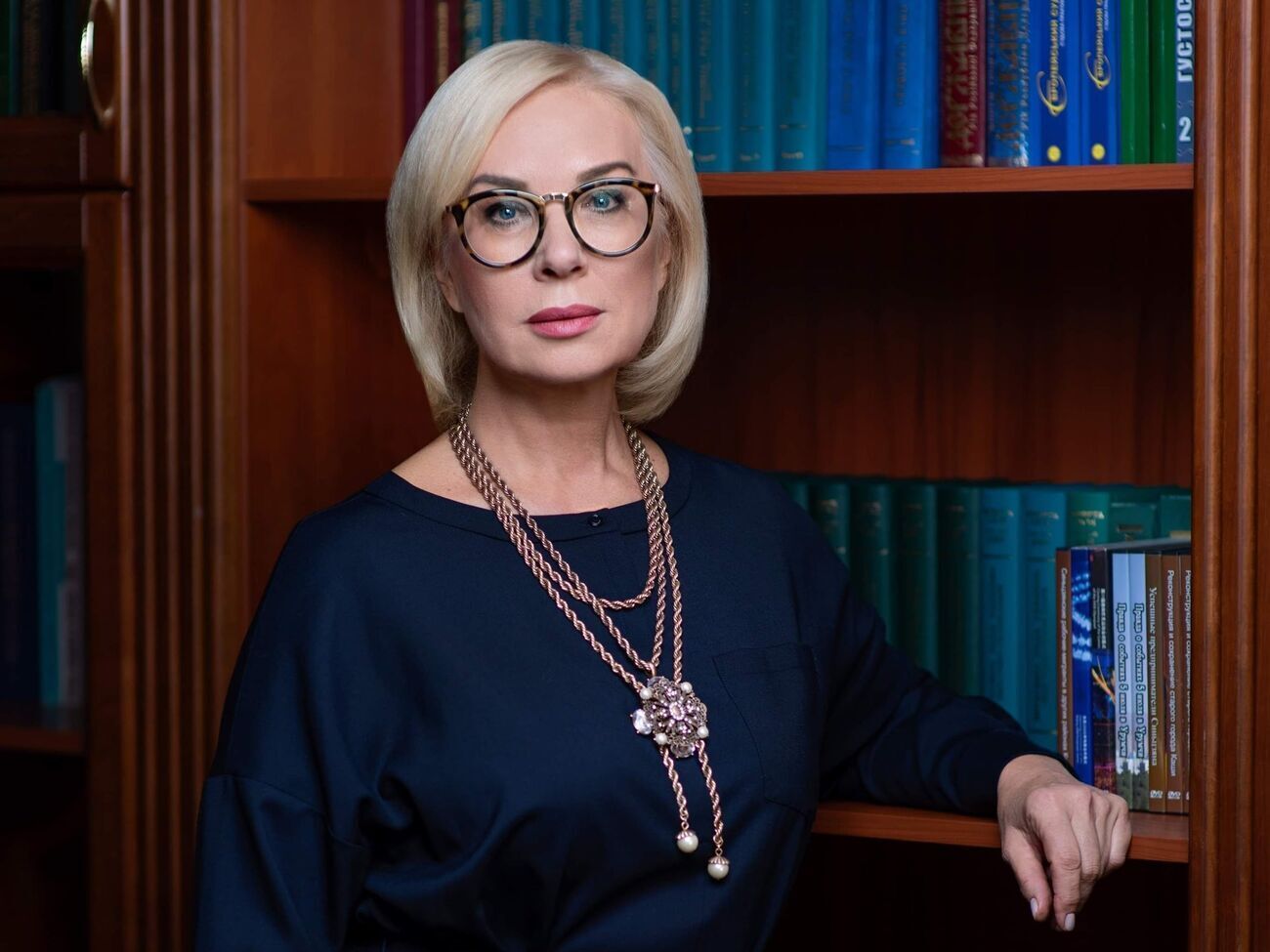 Денисова:&nbsp;Враг цинично обстреливает из всего доступного и часто запрещенного международным правом оружия мирные города и села