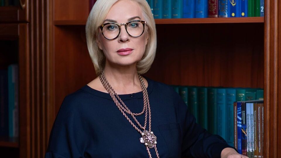 Денисова: Враг цинично обстреливает из всего доступного и часто запрещенного международным правом оружия мирные города и села
