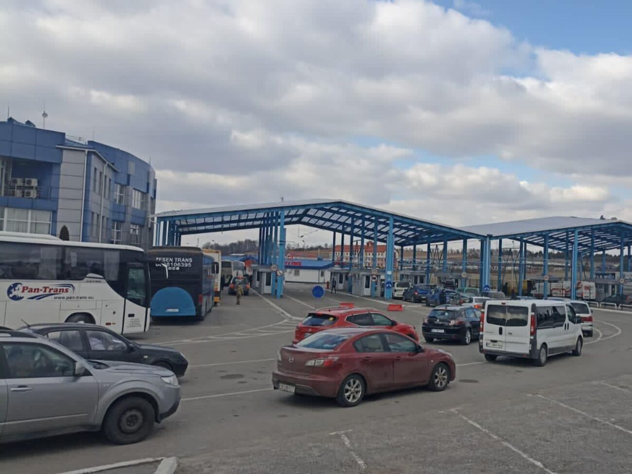 Найбільше людей упродовж доби виїхало до Польщі