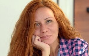 Автор сюжета о распятом мальчике, "корреспондентка" Чумакова, должна сидеть на скамье подсудимых вместе с летчиком, бомбившим Мариуполь