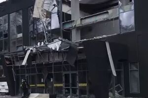 Літак збили у районі басейну "Нептун"