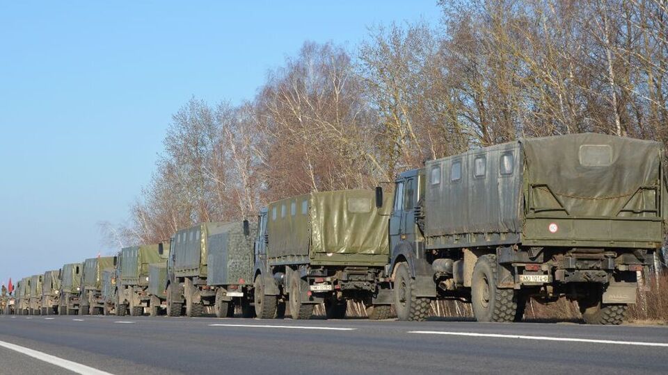 В белорусской оппозиции заявили, что тысячи белорусских военнослужащих готовы к развертыванию в Украине в ближайшие дни