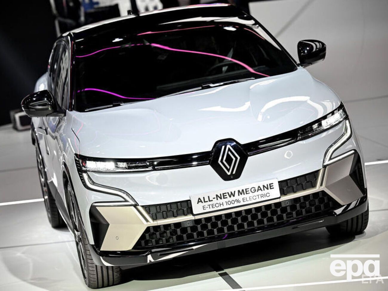 Renault і далі працює в Росії, незважаючи на російську агресію