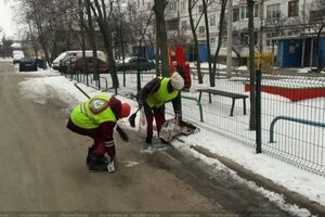 В мэрии Харькова сообщали, что чистоту в городе обеспечивают около 1 тыс. дворников