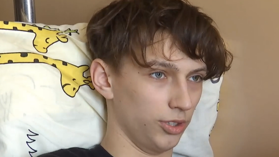 15-летний Андрей был в автомобиле, который подорвался на заминированной дороге