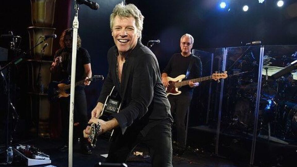 Группа Bon Jovi выступила в поддержку украинских волонтеров