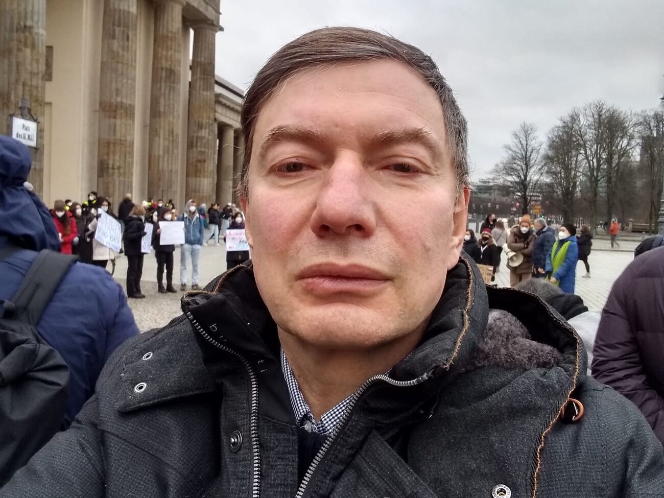 Слив чекистами фотографии, где Чубайс снимает деньги в стамбульском банкомате, – угроза: "Ты у нас под колпаком, рыпнешься – "Новичком" угостим"