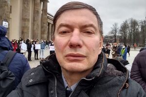 Слив чекистами фотографии, где Чубайс снимает деньги в стамбульском банкомате, – угроза: "Ты у нас под колпаком, рыпнешься – "Новичком" угостим"