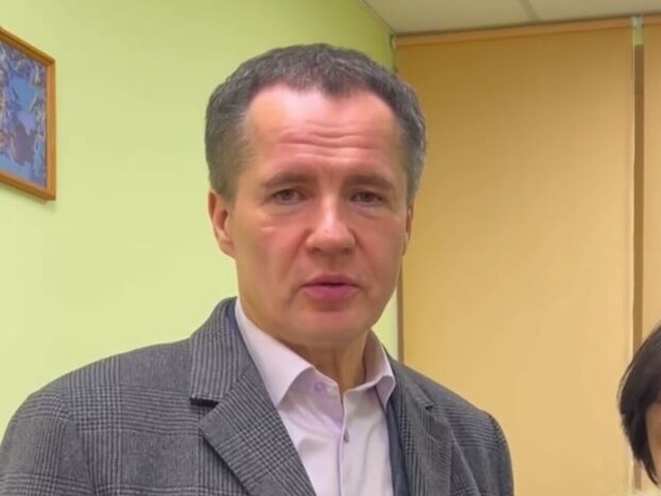 Гладков говорит, что снаряд разорвался в российском селе и якобы есть пострадавшие