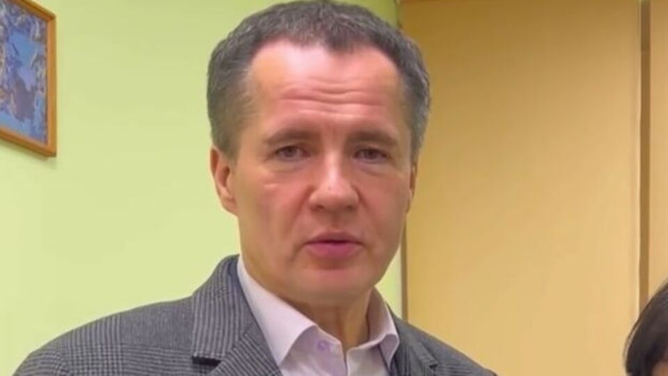 Гладков говорит, что снаряд разорвался в российском селе и якобы есть пострадавшие
