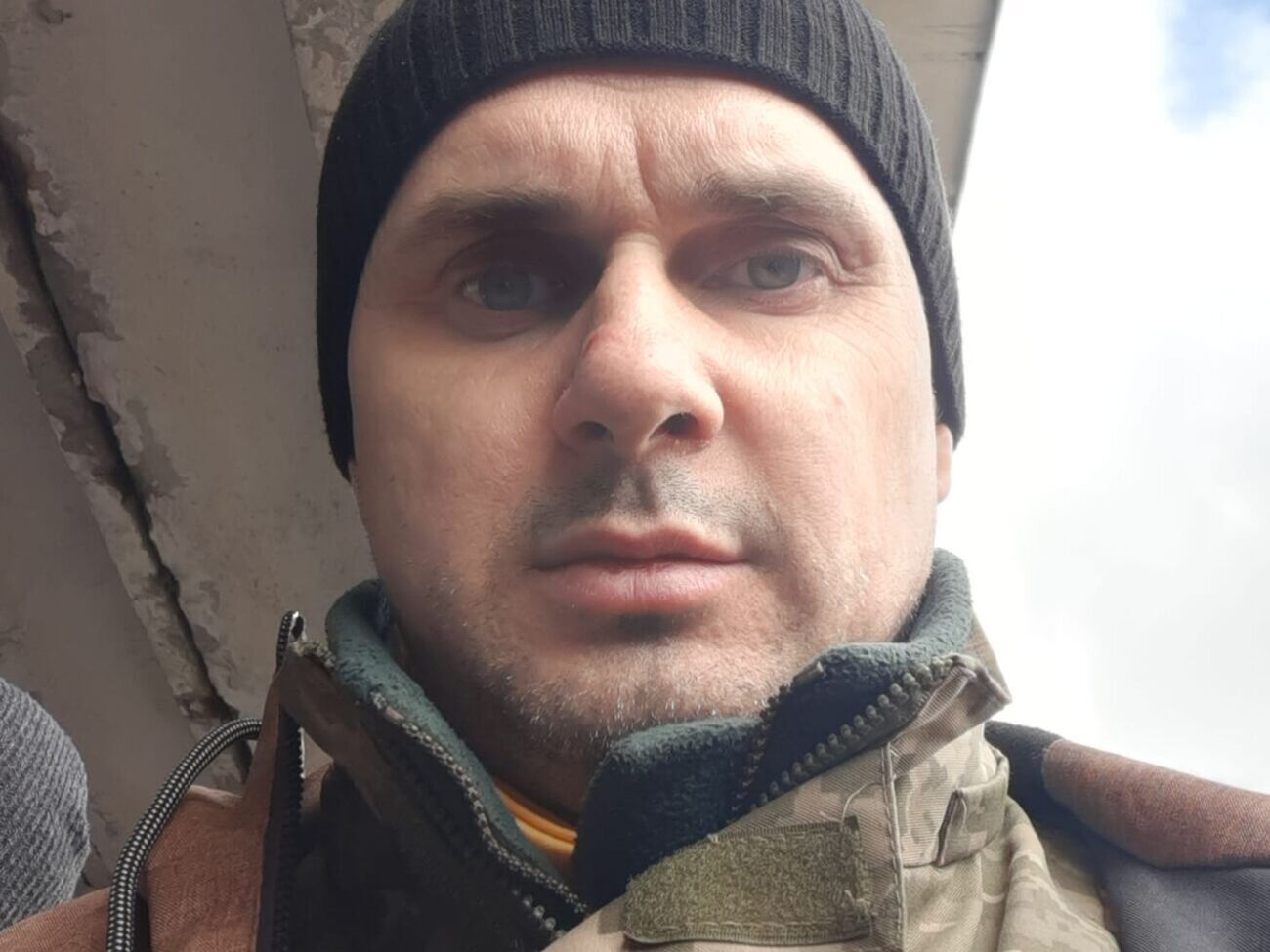 14 березня Сенцов повідомив, що захищає столицю України від російських окупаційних військ у складі одного з підрозділів ЗСУ