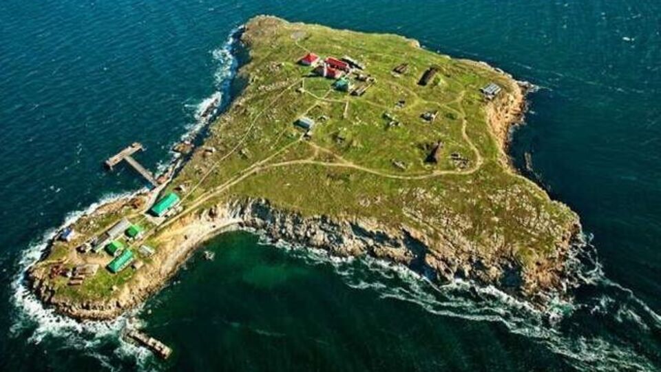 Зміїний захищали морпіхи та прикордонники, російські окупанти захопили їх у полон першого дня вторгнення РФ в Україну