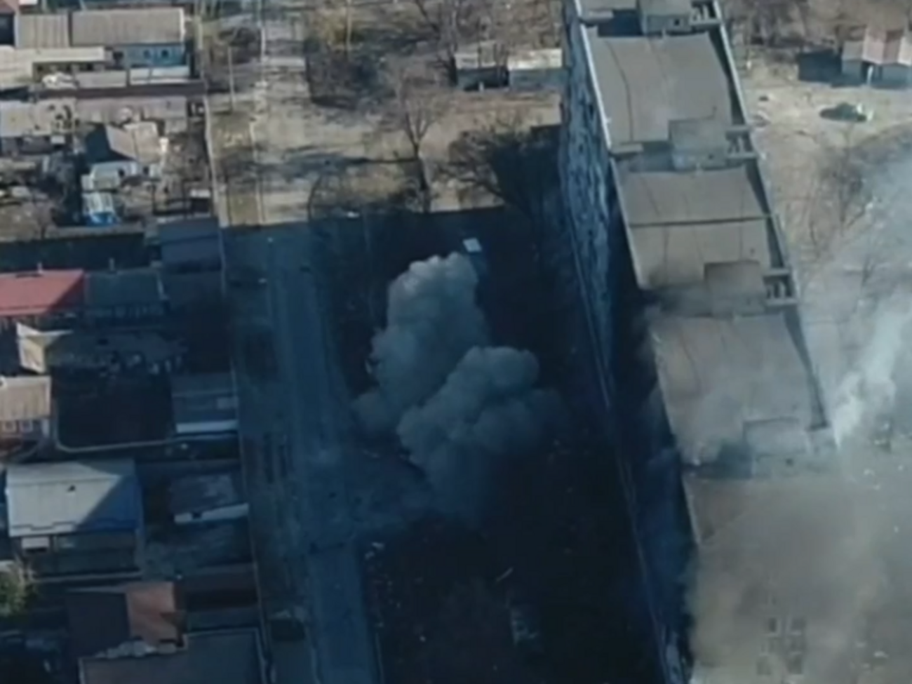 Полк "Азов": На відміну від росіян, які знищують українські міста вщент, наші мінометники б'ють прицільно, не знищуючи при цьому житлову інфраструктуру