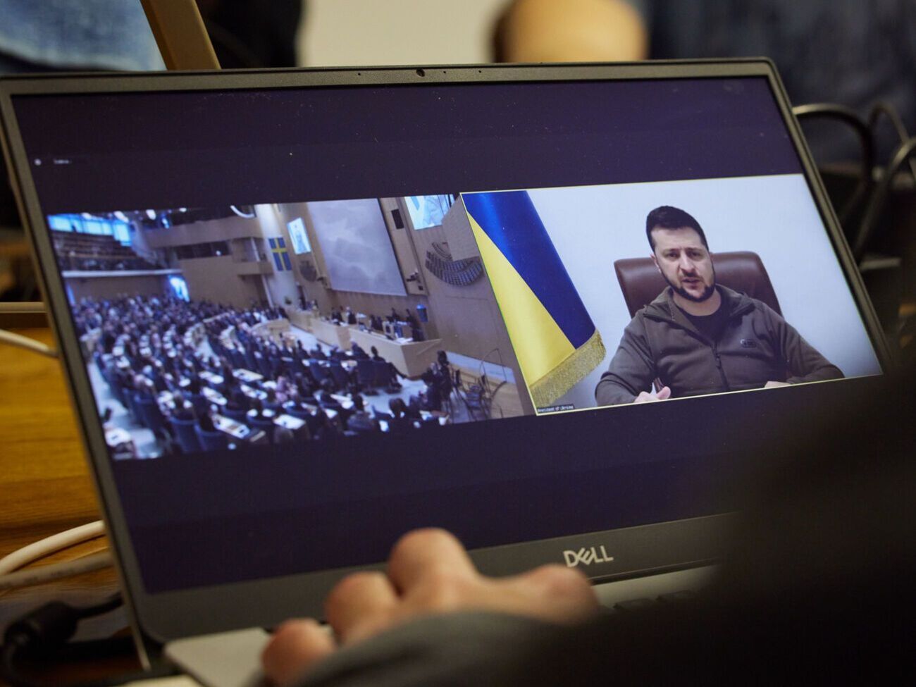 Зеленский обратился к шведскому парламенту и призвал усилить санкционное давление на РФ
