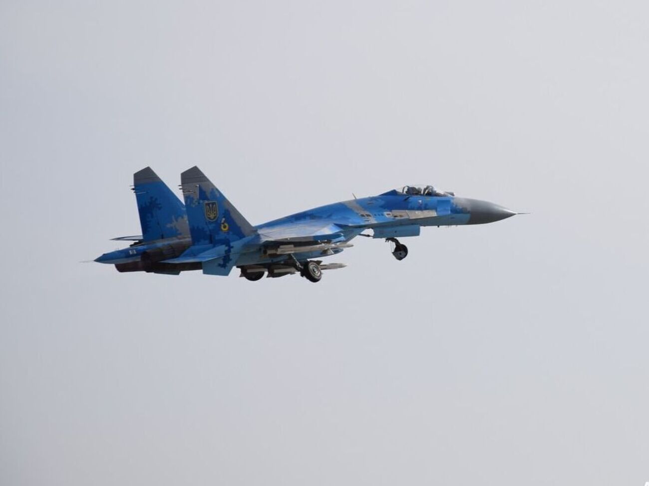 Військові аналітики припускали, що російські сили швидко знищать або паралізують протиповітряну оборону та військову авіацію України, але цього не сталося