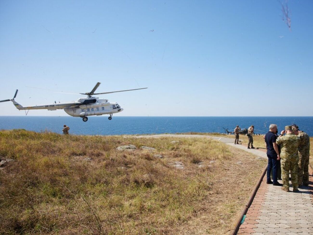 Фраза українських прикордонників "Російський військовий корабель, іди нах...й" стала відомою після відмови здати острів Зміїний