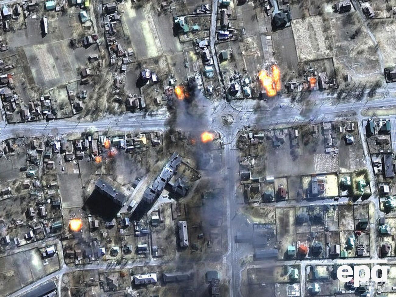 Горящие дома в Чернигове, снимок сделан 16 марта