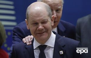 Канцлер заявил, что большинство существующих соглашений с РФ по закупке газа требуют оплаты в евро или долларах США