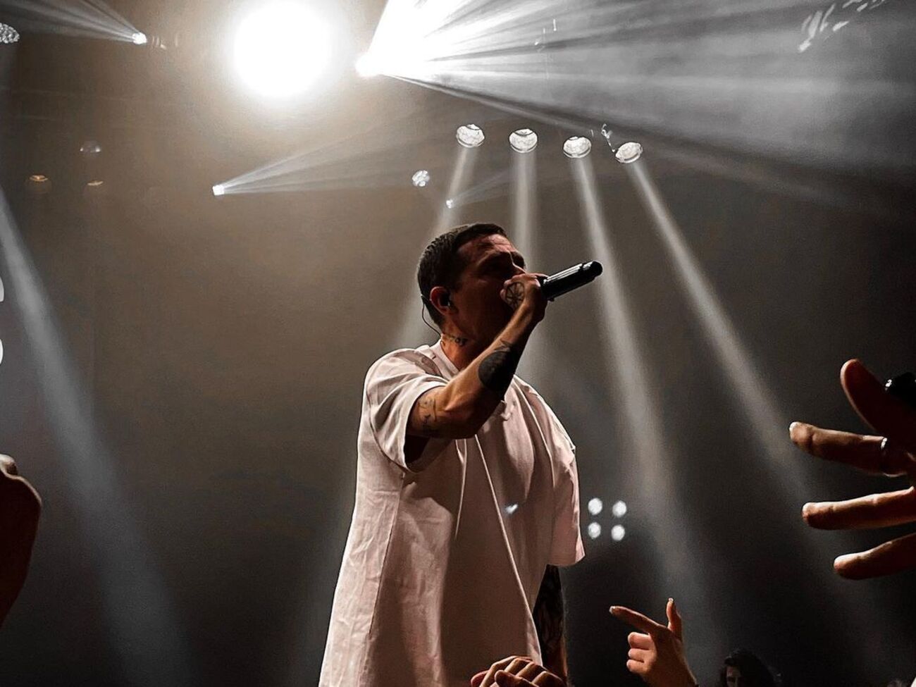 11 березня Oxxxymiron анонсував серію антивоєнних концертів