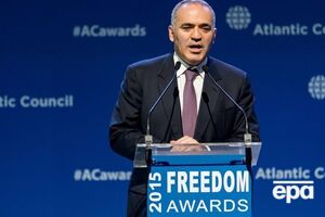 Каспаров: Организация Объединенных Наций себя полностью дискредитировала, ее нет, она полностью бессмысленна