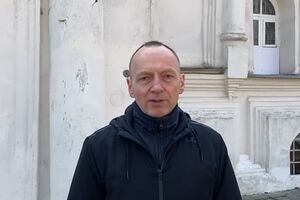 Атрошенко: Коли я бачу мертвого, я не плачу, а коли мені жива людина скаже щось таке, що чіпляє мене за душу, – сльоза накочується. Але плакати ніколи