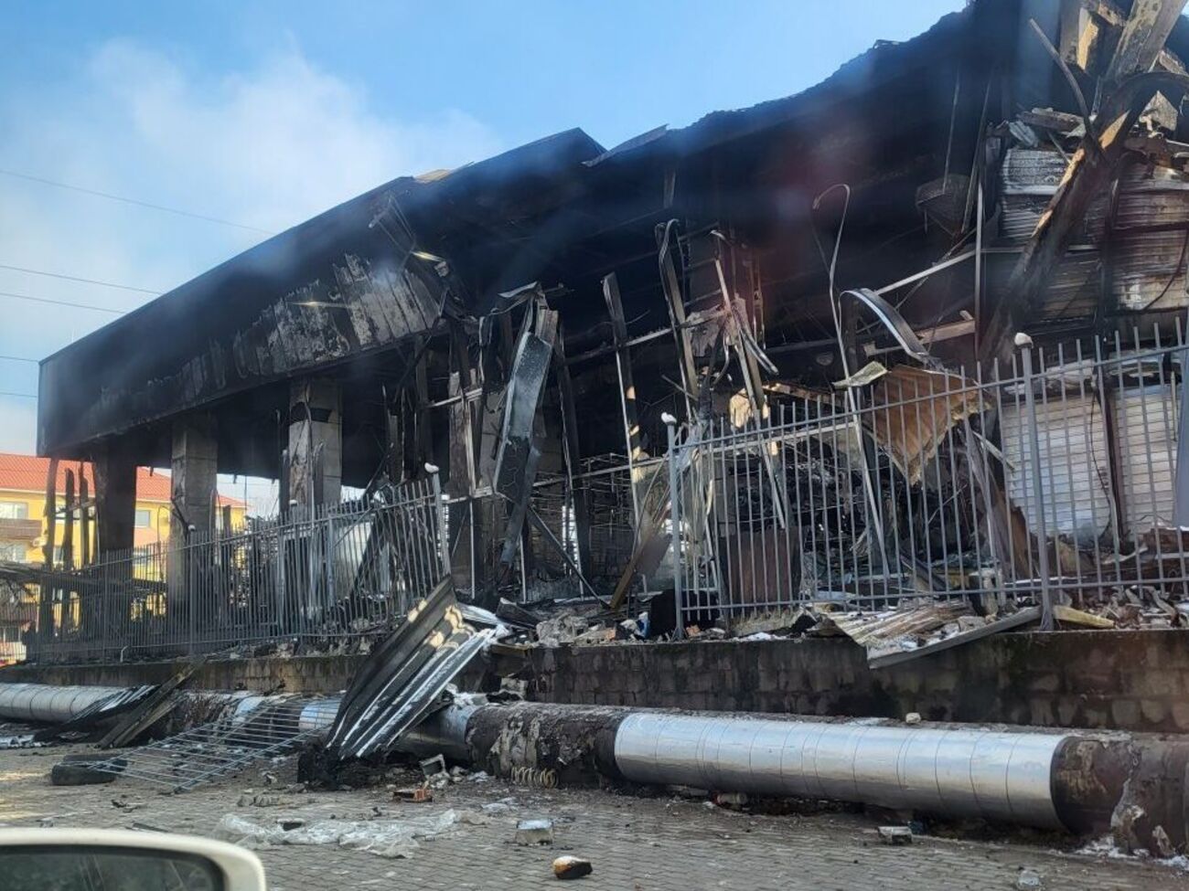 Окупанти тримають Маріуполь в облозі