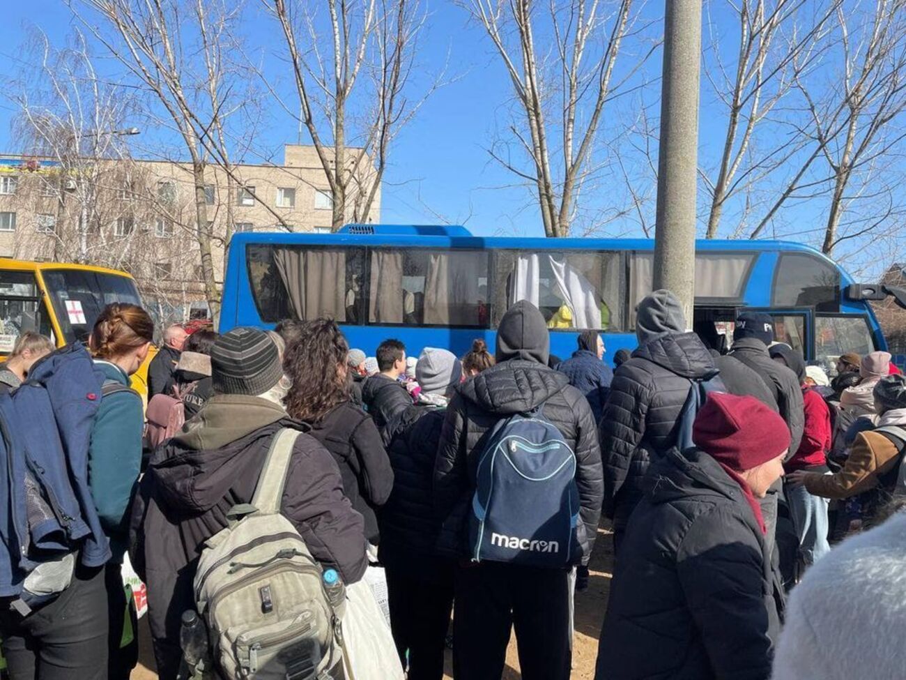 Колонна, которая привезла гуманитарную помощь, эвакуировала сотни мелитопольцев в Запорожье