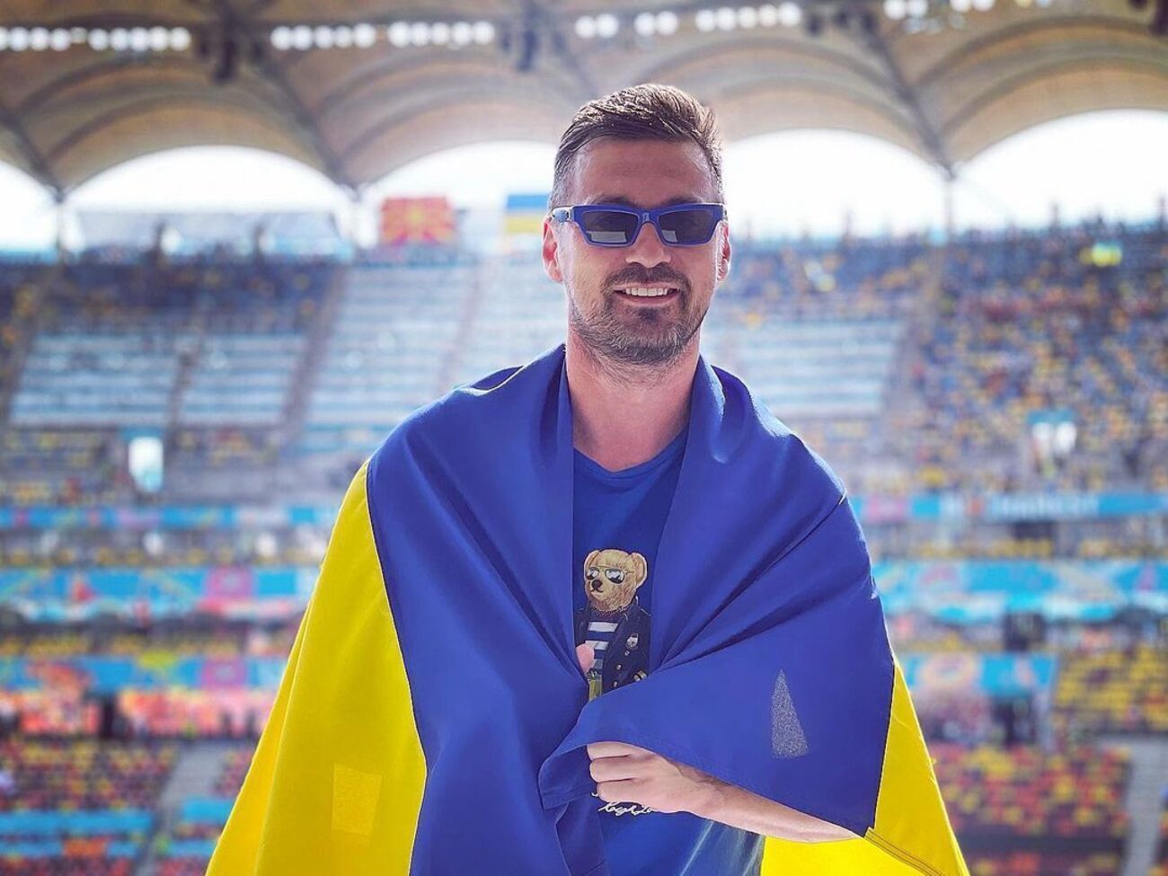 Мілевський 2 березня повідомляв, що перебуває у бомбосховищі