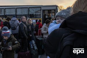 Тисячі жителів змогли виїхати з Маріуполя, ще десятки тисяч людей залишаються в оточеному місті
