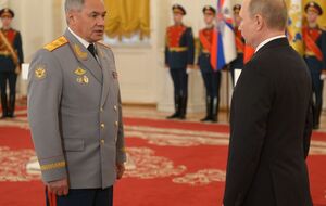 Шойгу (на фото слева) не появляется на публике с 11 марта