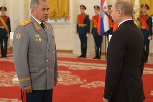 Шойгу (на фото зліва) не з'являється на публіці з 11 березня