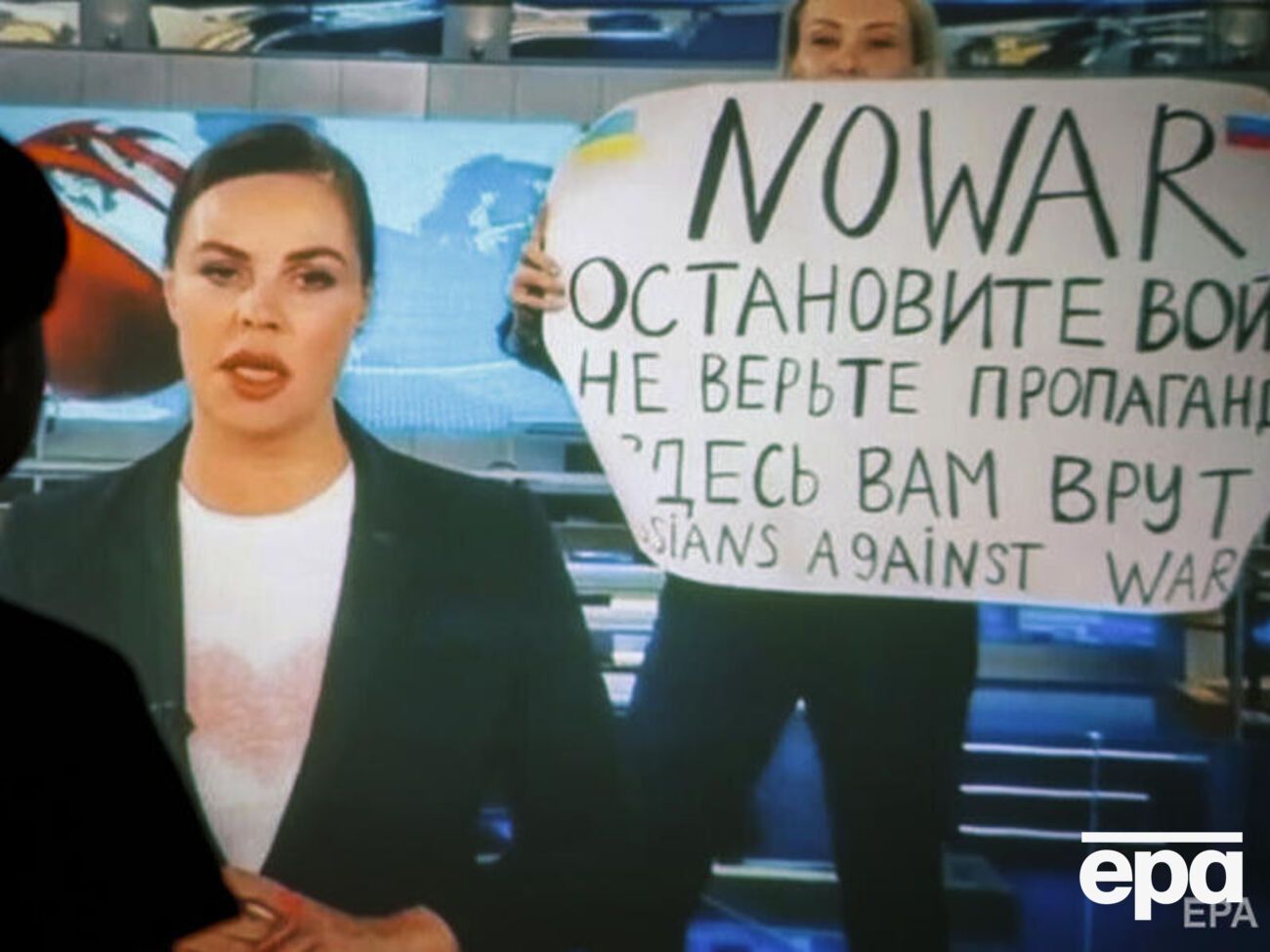Овсянникова показала антивоенный плакат&nbsp;14 марта во время выпуска новостей на "Первом канале"