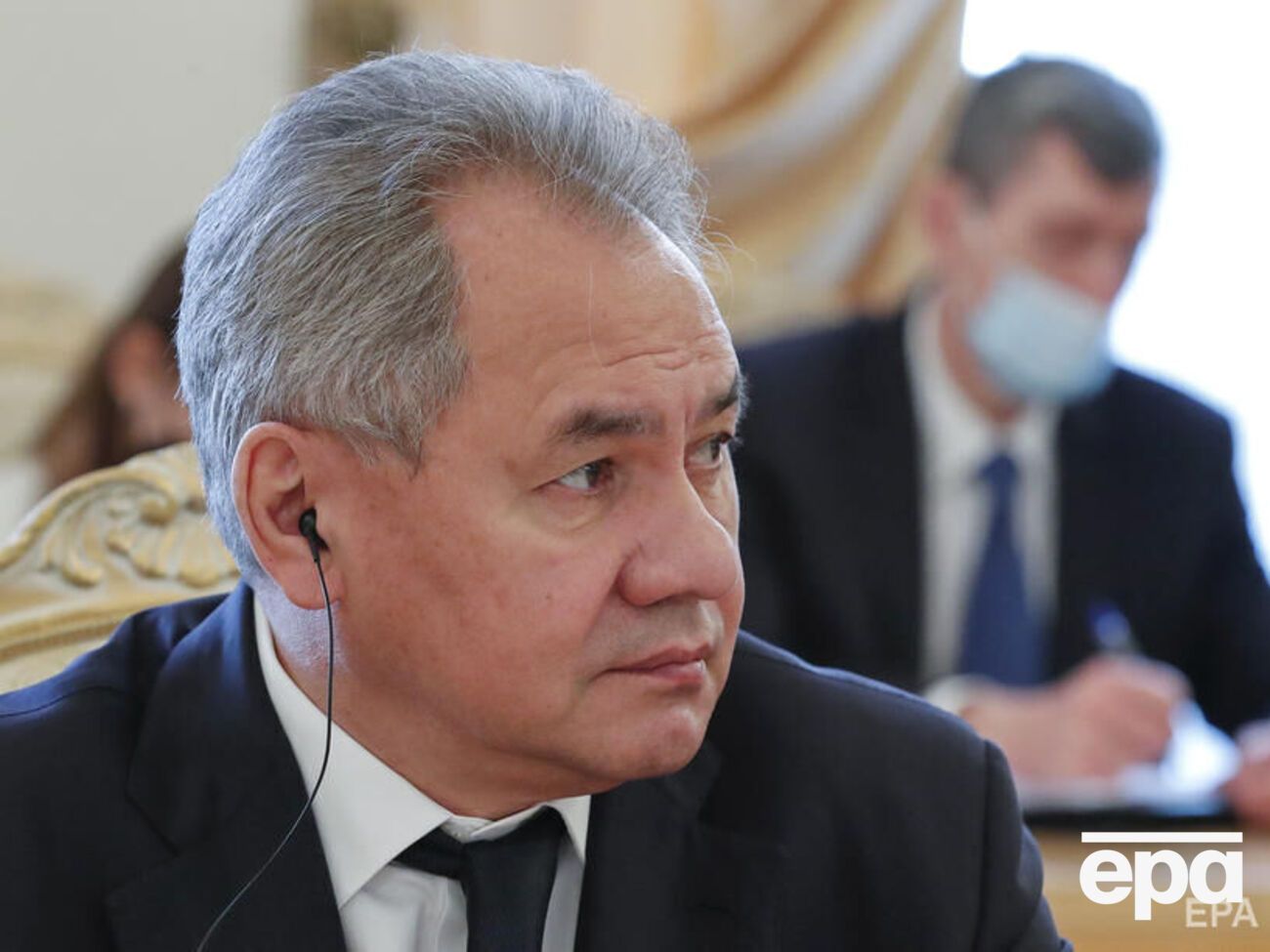 Как утверждают российские пропагандисты, Шойгу обсудил с руководством министерства вопросы реализации программы государственного оборонного заказа