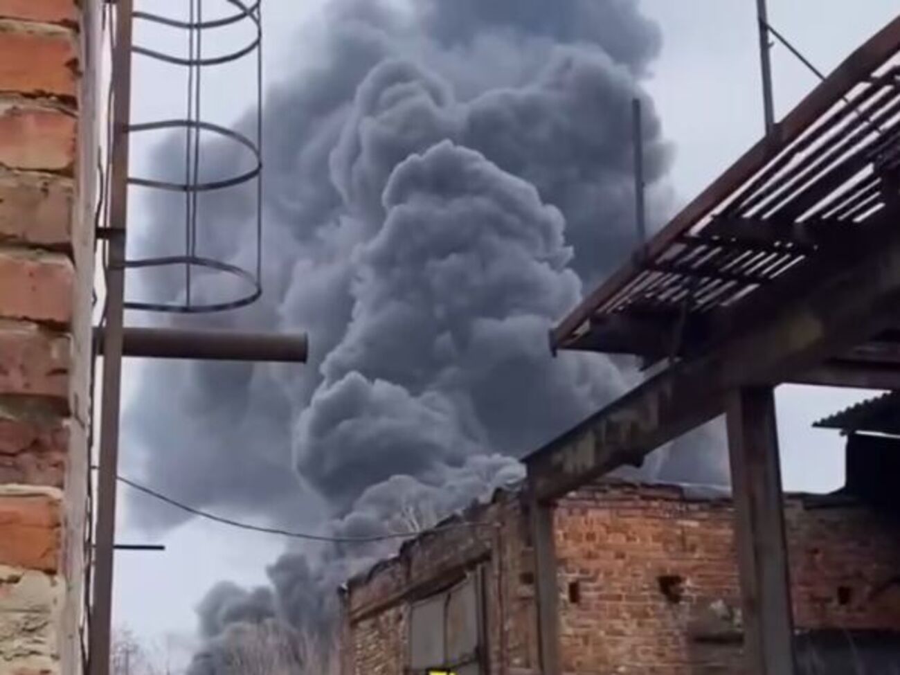 Місцева влада повідомляє про п'ятьох постраждалих