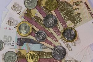 Байден отметил, что один доллар равен 200 рублям