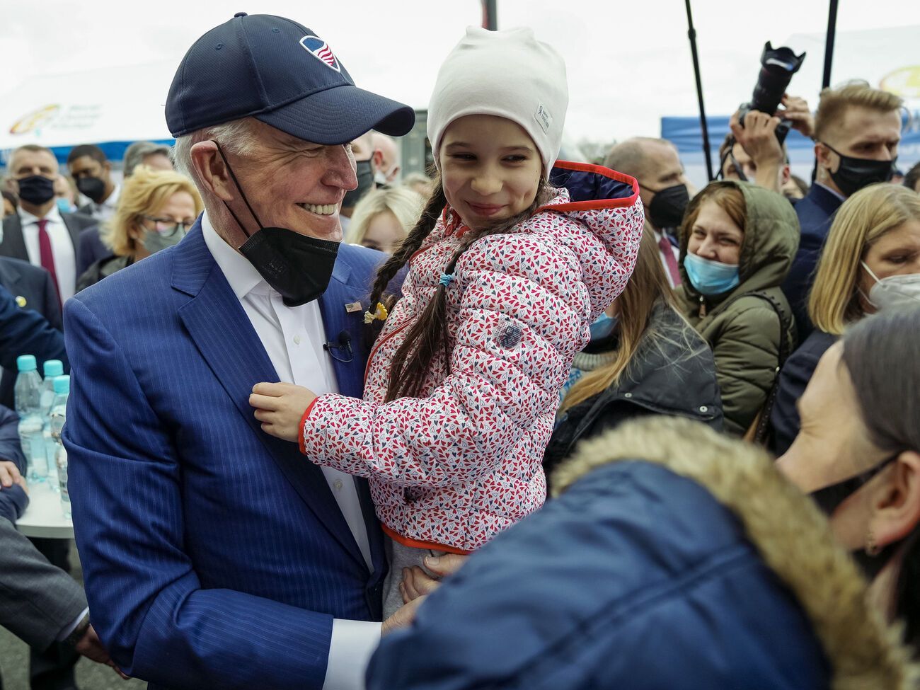 Байден в Польше встретился с беженцами из Украины. Фоторепортаж