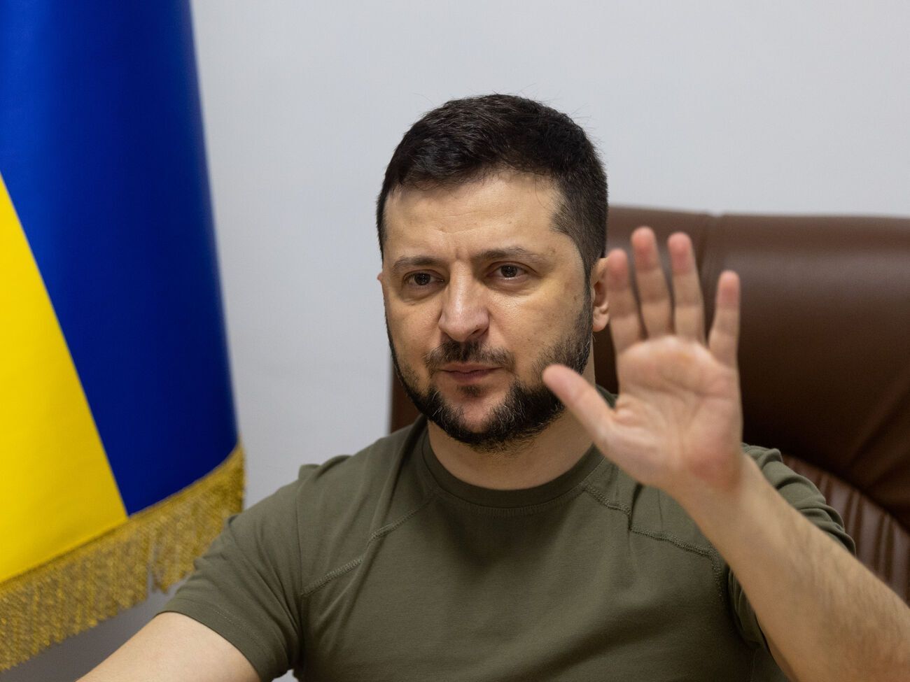 Із Дудою Зеленський (на фото) спілкувався через відеоканал