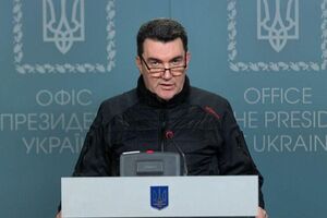 Данилов рассказал, что Россия отправила свои войска из Нагорного Карабаха в Украину