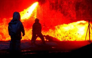 Пожар на нефтебазе во Львове спасатели тушили на протяжении всей ночи