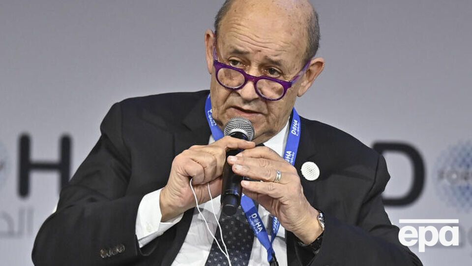 Ле Дриан сказал, что "осадная война" России против украинских городов должна вызвать коллективную вину