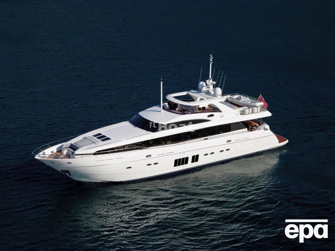 32-метровая Nega Путина построена за&nbsp;проектом Princess 32M британской компании&nbsp;Princess Yachts