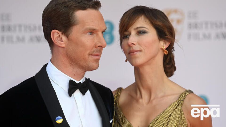 Камбербэтч появился на церемонии вместе с супругой