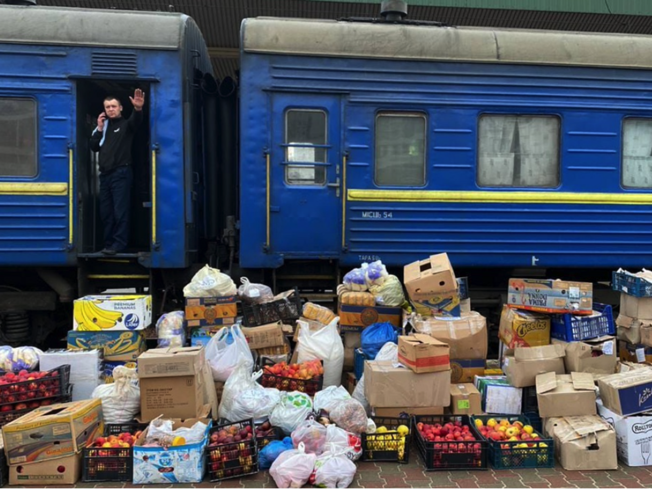 З початку війни залізницею було доставлено понад 7,8 тис. тонн гуманітарного вантажу