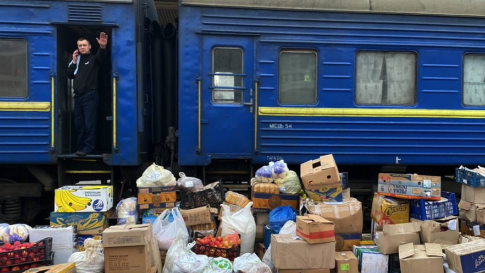 З початку війни залізницею було доставлено понад 7,8 тис. тонн гуманітарного вантажу